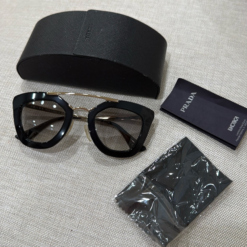 PRADA Cinema sunglasses 🕶️ made in Italy black & gold wipe & case